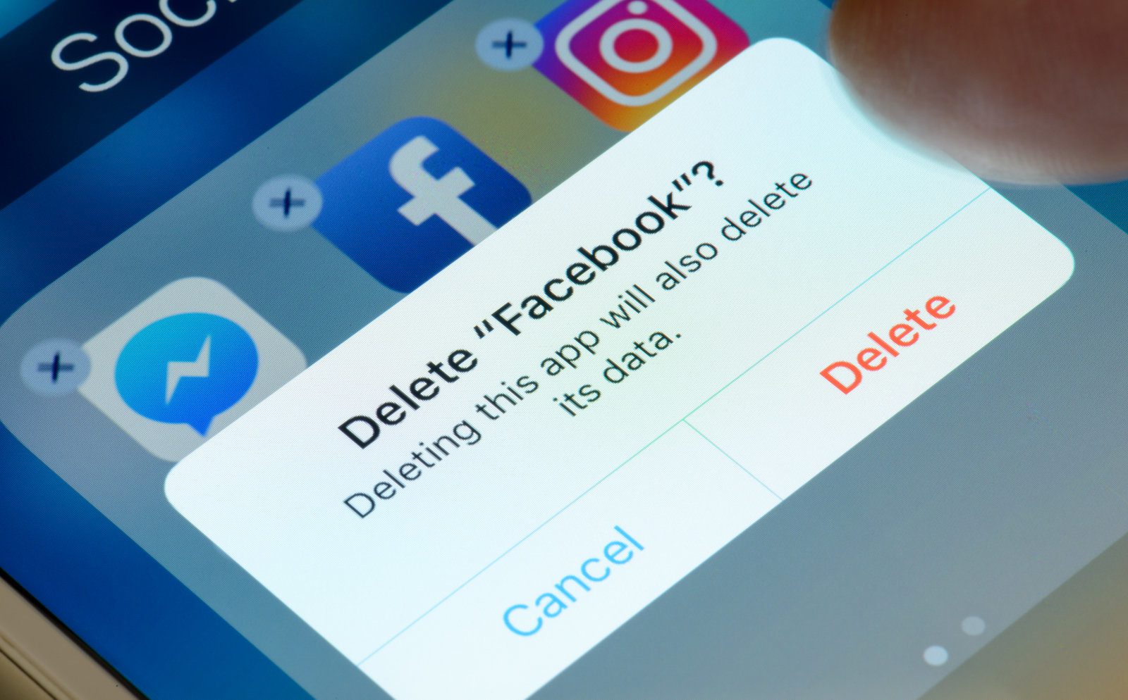 Deleting Facebook App from Smartphone Facebook