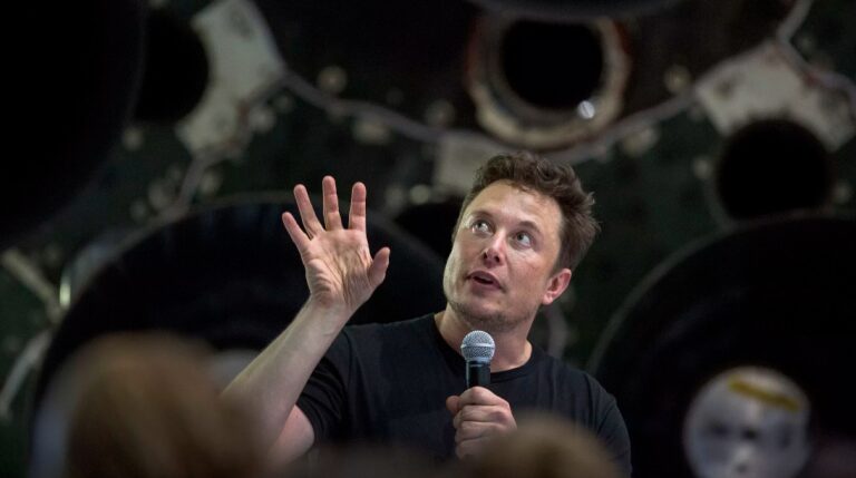 elon musk tweeted using starlink satellite