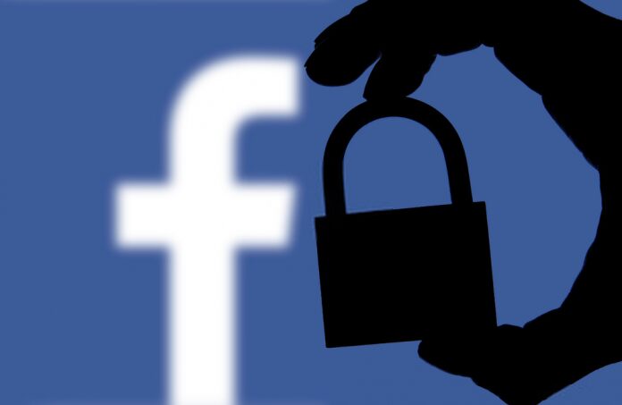 Facebook Glitch may be using your iPhone Rear Camera without Informing You-infomance Facebook Glitch may be using your iPhone Rear Camera without Informing You
