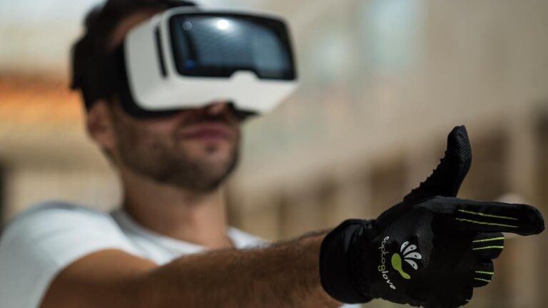 Infinity Gloves Turning The Hand Into Gaming Controller- feature image