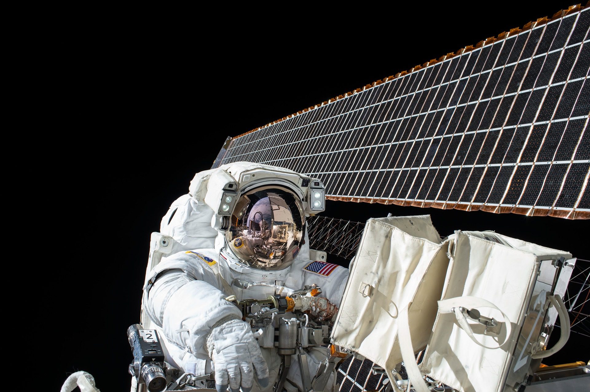 astronaut-1082186_1920 Solar Power Stations Floating in Space can Solve Earth's energy needs