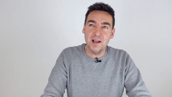 Rafael Badziag An Entrepreneur who Interviewed 21 Billionaires Says the Same Six Habits helped Make all of them Successful.