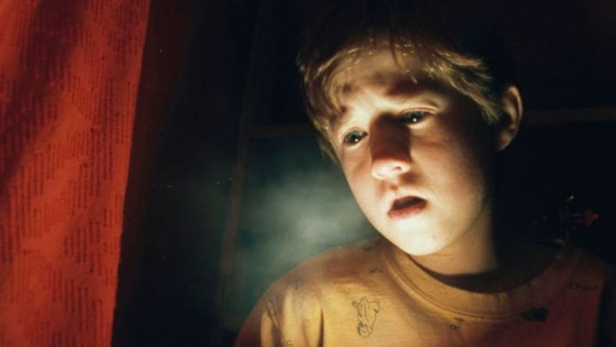 The Sixth Sense (M. Night Shyamalan, 1999)-infomance
