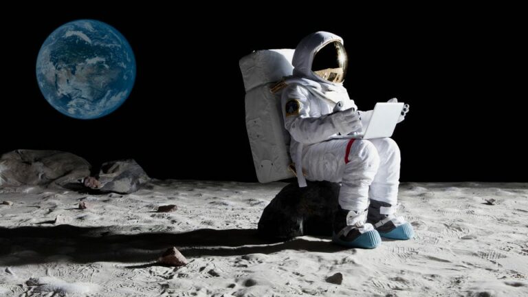 NASA planning on settling human beings on the Moon in a decade